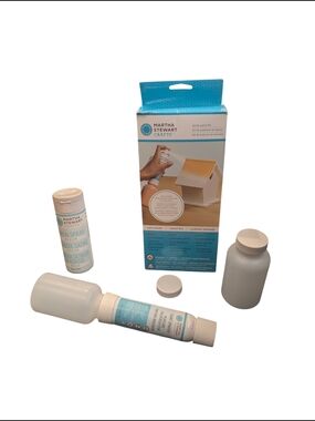 Martha Stewart Crafts Satin Spray Paint Kit in Off-White